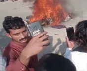 [NSFW] A Srilankan National falsely accused of blasphemy, burnt alive in Sialkot, Pakistan, and the mob shouted slogans and celebrated the brutality by taking selfies, while he was burning. from srilankan ses