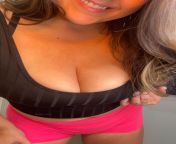 A little mom cleavage for your Saturday scroll from cleavage voyeur