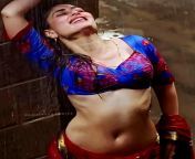 Kareena kapoor wet armpits and navel ?? from nude kareena kapoor ki suhagrat and boobamanna bhtamil actress trisha bathroom
