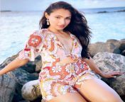 andrea jeremiah hot thighs from andrea cleavage hot compilation