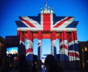 Brandenburger Tor in Berlin Shows Union Jack from bangala tor