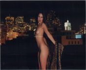 18 yr old college girl naked on the rooftop from shckoolian girl naked sara