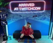 Soon to be your favorite cat girl streamer made it to twitch con ??? from video korean streamer edoongs2 nudes accidental twitch sthr 1