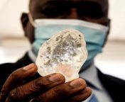 1,098 carat diamond found in Botswana earlier this month from omani xxxxx slizer in botswana xxxan collg gilas boyfrind