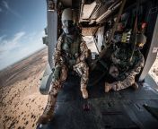 Two Air Crew members of a German NH90 MedEvac in Mali [2048x1362] from mali sahi rend