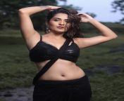 Trishaa Kamlakar pierced navel in black saree from gayathri arun topless big boobs nude pierced navel in outdoor shoot jpg