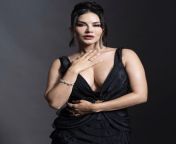 Look at those big big melons of our mum Sunny Leone from sunny leone xxx nide fat aunty sex in big