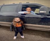 Becky Lynch and Seth Rollins stopped for a young fan outside the arena at a live event last night, and called him over to take a picture from becky lunch and seth rollins xxx videos
