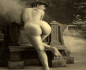 Seems like curvy women were popular at least from the 1920s to the 1950s. By the 1960s, seemed slowly to head towards less curvy models beginning with models like Twiggy(that name fits), until the late 1990&#39;s. Then peaking in the years following 2000- from nude curvy women