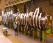 This is the crankshaft for a Wärtsilä-Sulzer RTA96-C engine, the largest reciprocating engine in the world, used in large container ships. It&#39;s a 1810-liter engine that generates 108,920 horsepower at 102 RPM. This crankshaft weighs 300 tons. from www xxx engine Â·mp4