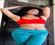 Priya Tiwari deep navel in red top and blue pants from priya tiwari boobs pressed
