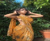 posting saree content on my OF ?? from saree video dasi my