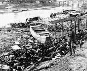 A Japanese soldier standing by murdered Chinese civilians corpses. Beginning on December 13, 1937, the massacre lasted six weeks. The perpetrators also committed other war crimes such as mass looting, and arson, and other atrocities. from pengacara 999 bogel
