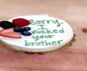 Cake decorator girlfriend got a funny request from funny bijou