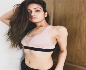 Shruti Jain navel in pink sports bra and black shorts from umang jain fuck in parler