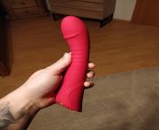 Wow, what a curve! Very pleasant curvature. Just right for stimulating the G-spot. Orgasm guaranteed. The material is very comfortable and easy to clean. The vibrator also has a lot of power, more than the size suggests. To illustrate, a photo of the size from nfs rani mokr g xxxxxxx photo of malika aror