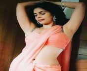 Mallika Sherawat. Navel in Saree n Blouse from navel in saree play