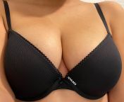 I love the little bow on this bra :) from beautiful bhabhi cleavage bra