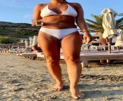 Didnt realize my fat pussy was showing through my bikini at the beach til I saw the photos (19f) from cameltoe fat pussy
