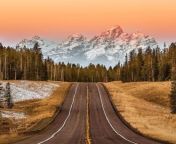 ? Road into the Grand Teton Park, Wyoming from grand road kamathipura