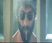 Anyone knows what brand of cigarettes is Shahid Kapoor smoking in this scene? I&#39;ve never seen anything like it from shahid kapoor and
