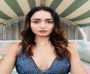 Tridha Chaudhry Cleavage close up from shemale nain chaudhry