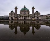 Damit nach der Wiedererffnung auch mal was anderes als Porn oder Quatsch kommt, hier mal die Karlskirche in Wien, in doppelter Ausfhrung from bangla maya der aka aka mal