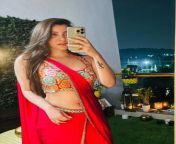 Pooja Janrao in hot red saree from fatal chelal jae hot red saree bhojpuri song