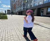 Even on the street, I want to humiliate men with tiny members. Do you imagine what I&#39;m doing there? Look at the comments, be a good boy from www girl with gir