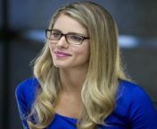 Son its so good to see you, I havent seen you since you left for college, how is you and you gf your sexy mom Felicity Smoak from full sexy mom son