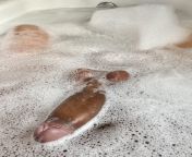 Just enjoying a nice sunny bubble bath. from sunny leonectamil 420 tamannaunyronyhareka