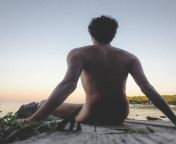 [M]orgentliche Meditation am Meer. Mchte sich jemand mit entspannen? from am meer julia and valerie naturistin com