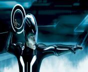 Tron Legacy &#39;Disc Wars&#39; Poster Key Art (Hi-Res 5000 x 2074 pixels) from hebe chan mir res