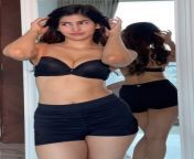Sakshi Malik glimpse of navel in shorts and a bra from sakshi tanvar hot of bade acha