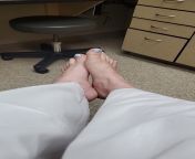 Doctor office feet and toes ? The white sheet really brings out the blue toe nails ? from office feet