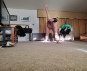 A little triangle pose for u/M_asin_Manci and the little nekkid yoga challenge...join in on the fun! ??????? from beginner yoga challenge splits