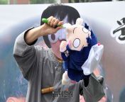 Two Love Live nesos DESTROYED during a demonstration in front of the Japanese embassy in South Korea (NSFW) from halloween event in south korea
