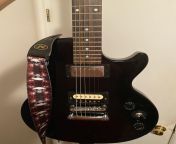This is my Adam joan tonez strat custom edition blackburst with clear stripes and slinky top bottom heavy strings and Seymour JB cumbuckers with poop color fretboard. Modded custom editionz edition. from kittycam jb girls