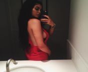 Mirror Selfie in Hot Side View Kylie Jenner from hot aunty side view