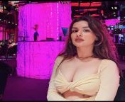 Dm me if you can roleplay of avneet kaur ? from sumatran kaur