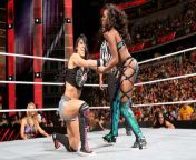 AJ Lee bows down to Naomi from imx to naomi tl kvetinas