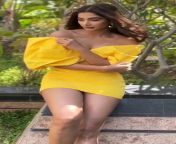 Pooja Hegde knows very well her thighs are the best and she never misses a chance to show her thunder thighs for her fans from pooja hegde sexy