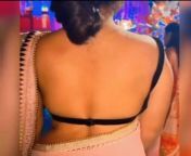 I love how Indian mothers always wear backless dresses , I wish I had an Indian mother too from bangil indian ainty