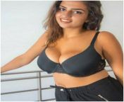 HOT INDIAN GIRL WILL DEFINITELY MAKE YOU CUM??LINK IN COMMENTS ???? from hot indian girl showing her boobs