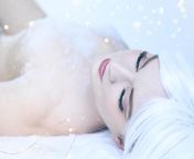 Snow and boudoir? Sure, why not? Especially when it is fake snow. :-) I am trying to get the model to come to Reddit. Let&#39;s show her some love so she can see why this is the best place to share photos! from asha bhat fake neud photos