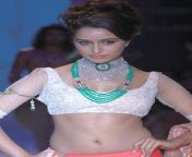 Shraddha Kapoor navel in white blouse from tamil aunty in white blouse