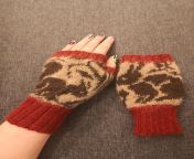Fingerless mittends for my future mother-in-law. Drops alpaca, my own design, but patterns are partly from one of Novita&#39;s magazines, can&#39;t remember which one tho from my day mother in law