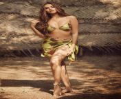 Tara Sutaria looking so sexy in Bikini from xxx tara mehta kaa lolita charisma sonu bikini images