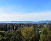 Clear view from Indian rock in Berkeley this morning from from indian aunty in nightt watch vide