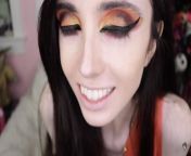 She used *TEN* different shades from Jafars new palette on each eyeevery time I think my makeup look sucks, Im just gonna refer back to this for comfort. from jafar kano